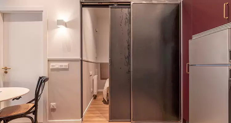 We Fix Closet Sliding Door in Vero Beach, FL 